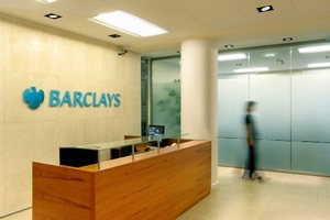 Χείρα βοηθείας ζητά η Barclays