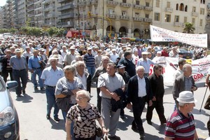 Πυρ ομαδόν κατά των εξαγγελιών