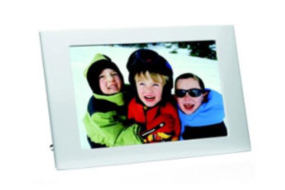 LG digital photo frames