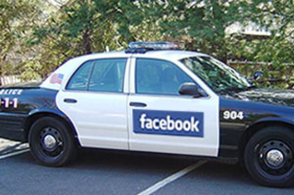 Η αστυνομία του Facebook