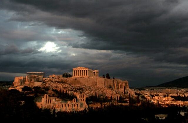 Επίθεση στην Ακρόπολη με γαλλικό… ραπ!