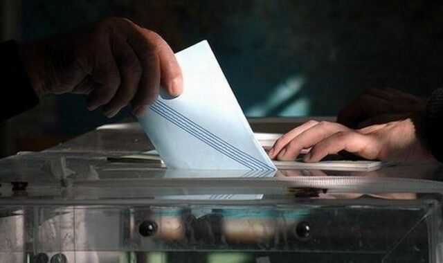 Νέα Δημοκρατία: Μετ’ εμποδίων ανοίγουν σήμερα οι κάλπες της προεδρικής εκλογής