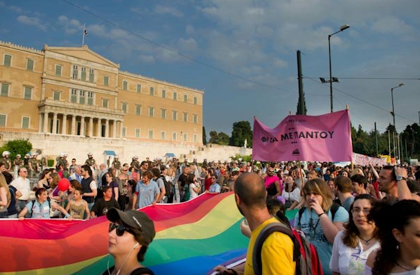 ΔΗΜΑΡ για Gay Pride: Άνιση μεταχείριση η “εμμονική άρνηση” αναγνώρισης δικαιωμάτων στα ομόφυλα ζευγάρια