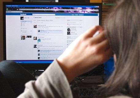 Τουλάχιστον 83 εκατ. χρήστες του Facebook δεν είναι πραγματικοί