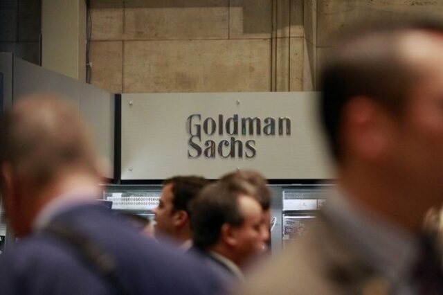 Η Goldman Sachs πέφτει και επαναφέρει το Grexit