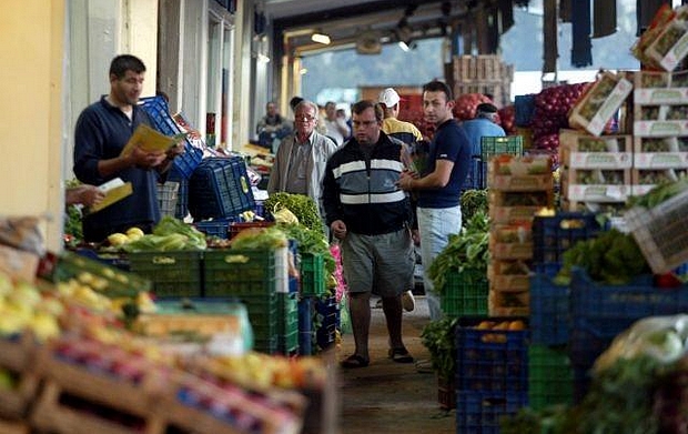 Ανοιχτή η αγορά του Ρέντη για αγορές σε τιμές χονδρικής