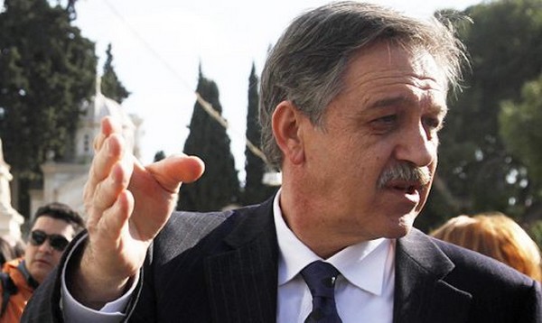 Κουκουλόπουλος: “Το ΠΑΣΟΚ δεν δέχεται υποδείξεις από αργοπορημένους, ξεκούραστους και λιποτάκτες”