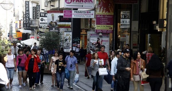 Αλαλούμ με τη λειτουργία των καταστημάτων τις Κυριακές. Διάσταση απόψεων και αντιδράσεις