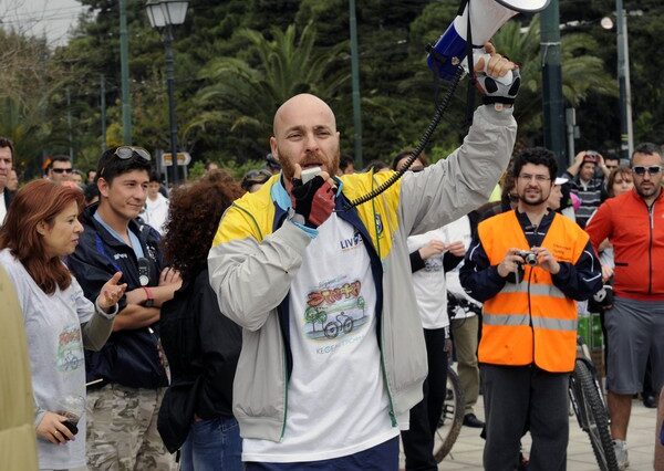 Ο βουλευτής Γιώργος Αμυράς κυνήγησε ληστές και βοήθησε στη σύλληψή τους