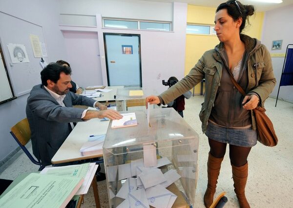 Στο 1,2% η διαφορά ΣΥΡΙΖΑ – ΝΔ σταθερά μπροστά ο Καμίνης για το δήμο Αθήνας