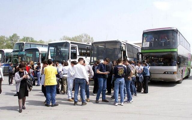 Μαθητής έκανε παρατήρηση σε οδηγό και αυτός του έδωσε το τιμόνι του λεωφορείου