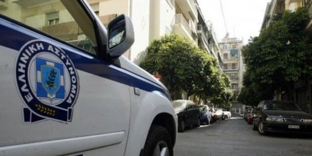 Απείλησε μικρά παιδιά για να του ανοίξουν και έκλεψε χρυσαφικά