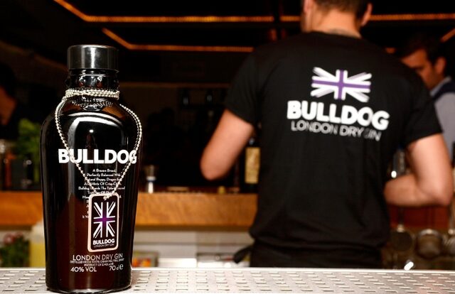 Το φημισμένο Bulldog London Dry Gin έφτασε στην Ελλάδα από την εταιρία Β.Σ.Καρούλιας