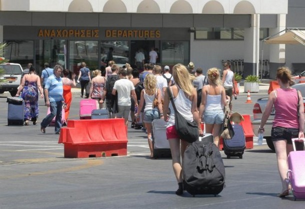 Δεν έβρισκε πτήση και επιχείρησε να αυτοκτονήσει στο αεροδρόμιο Ηρακλείου