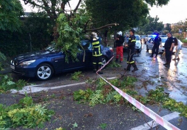 Υλικές ζημιές από το μπουρίνι στη Θεσσαλονίκη