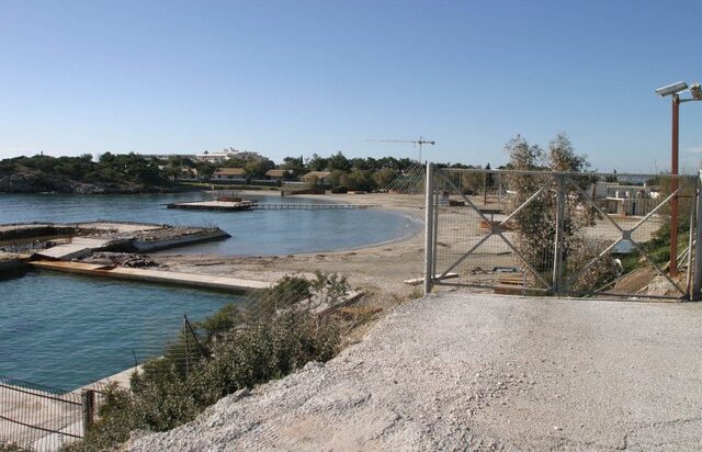 Αργεί το νομοσχέδιο για τον αιγιαλό, λέει η κυβέρνηση