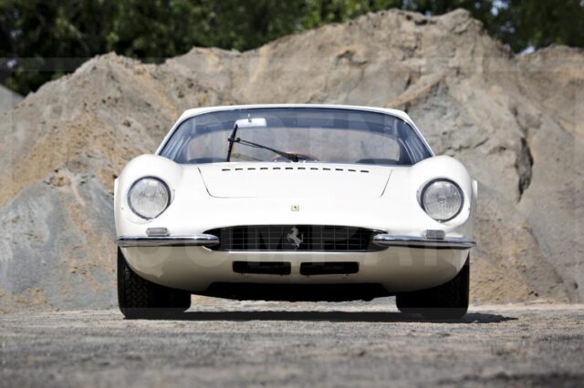 Σε δημοπρασία η υπέροχη 365 P Berlinetta Speciale, η μόνη 3θέσια Ferrari