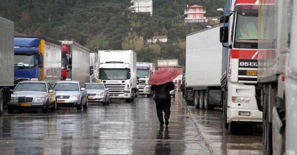 Στη σειρά για αποζημίωση. Τώρα ζητούν και οι μεταφορείς