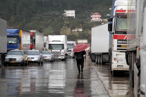 Στη σειρά για αποζημίωση. Τώρα ζητούν και οι μεταφορείς