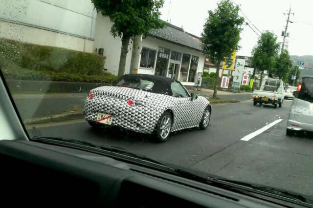 Το νέο Mazda MX-5, καμουφλαρισμένο σε δρόμο στην Ιαπωνία