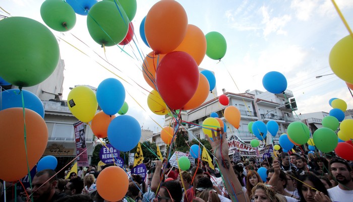 Μαζική πορεία στη μνήμη του Παύλου Φύσσα. Μικροεπεισόδια στην Αμφιάλη