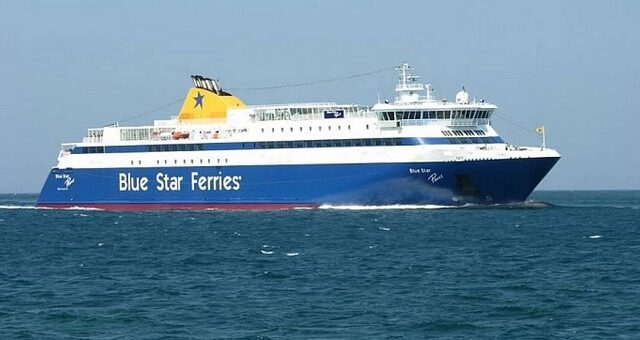 Βίντεο: Το Blue Star Paros “κάνει τον σταυρό του” μπαίνοντας στο λιμάνι της Δονούσας