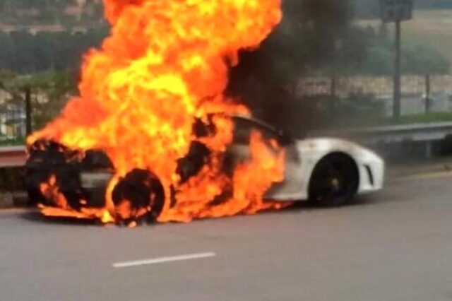 Παρανάλωμα του πυρός μια Ferrari F430 στο Χόνγκ Κόνγκ