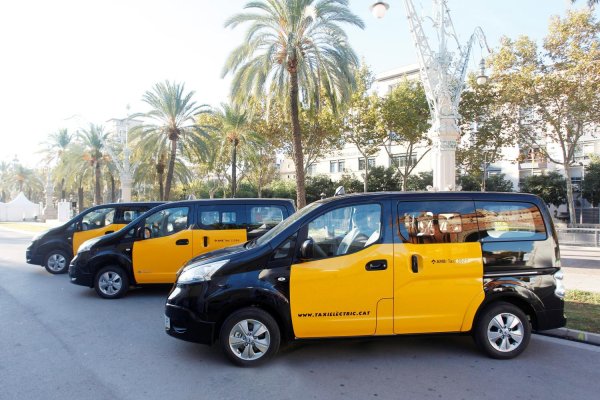 Ηλεκτρικά ταξί Nissan Leaf και e-NV200 σε Μαδρίτη και Βαρκελώνη