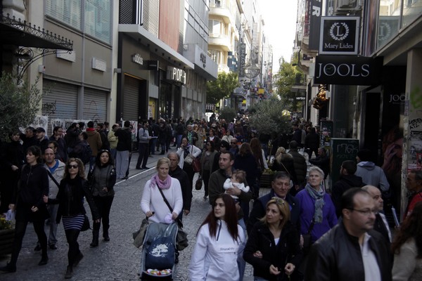 Ικανοποιημένοι οι έμποροι από την αγοραστική κίνηση του διημέρου