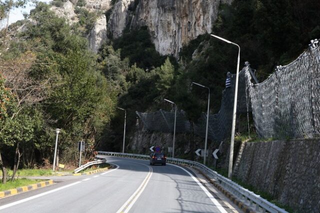 Μετ’ εμποδίων η κυκλοφορία στα Τέμπη. Κλείνουν 10-12 Νοεμβρίου