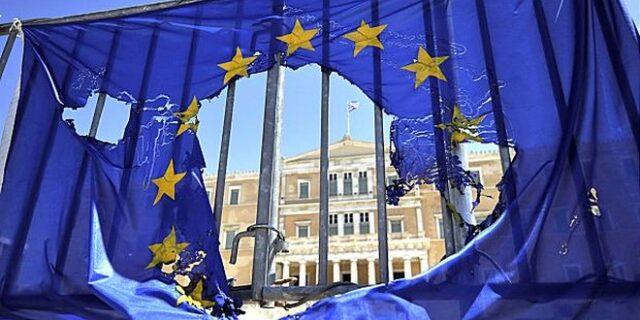 Ο Fitch ξαναχτυπά. Αναθεώρηση της προοπτικής της Ελλάδας από “σταθερή” σε “αρνητική”