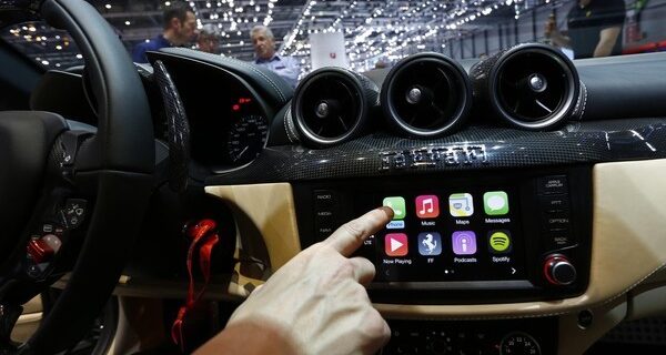 Η Apple μετά τα κινητά, φτιάχνει και αυτοκίνητα