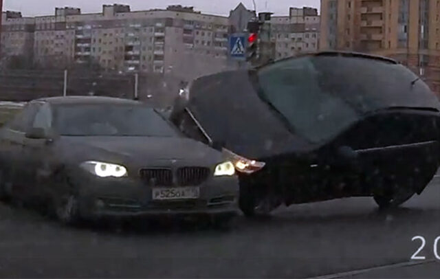 Μια συνηθισμένη μέρα στους δρόμους της Ρωσίας, μέσα από 3 τρελά βίντεο