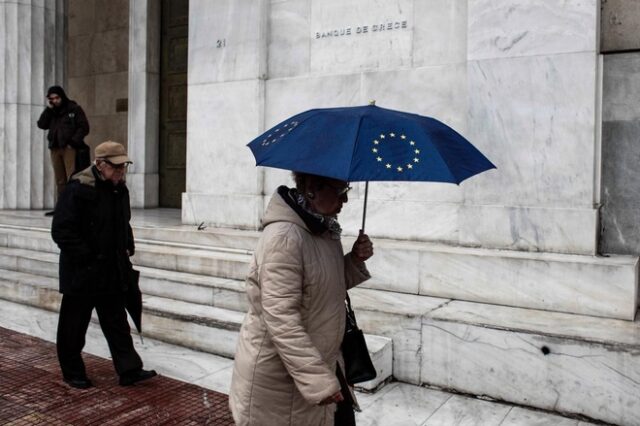Τράπεζα της Ελλάδος: Οι μισθοί κατέρρευσαν, οι επιχειρήσεις κέρδισαν