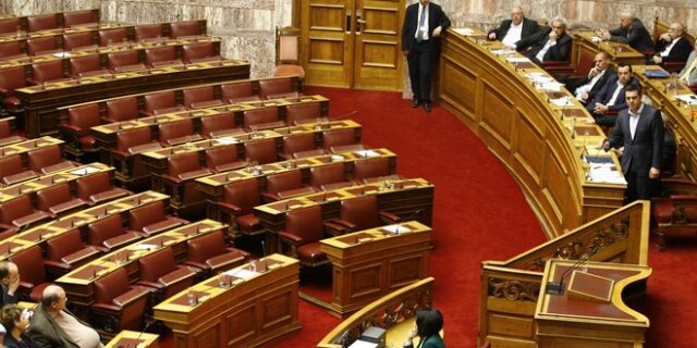 Συζήτηση για το παρελθόν ώστε να μη μιλάμε για το σήμερα