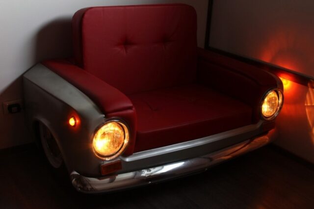 Το Lada τώρα και σε έκδοση …καναπέ σαλονιού