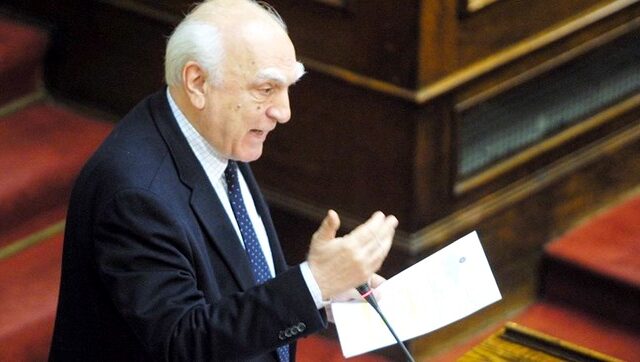 Πέθανε ο πρώην υπουργός του ΠΑΣΟΚ, Λάμπρος Παπαδήμας