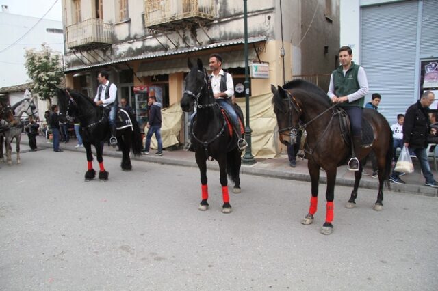 Από τις αυγομαχίες στις Αλογοδρομίες. Έτσι γιορτάζεται το Πάσχα σε όλη την Ελλάδα