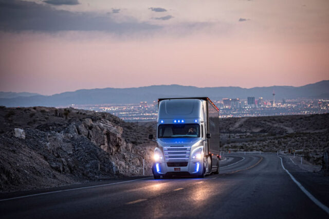 Στους δρόμους της Νεβάδα το πρώτο φορτηγό αυτόνομης οδήγησης, από την Daimler