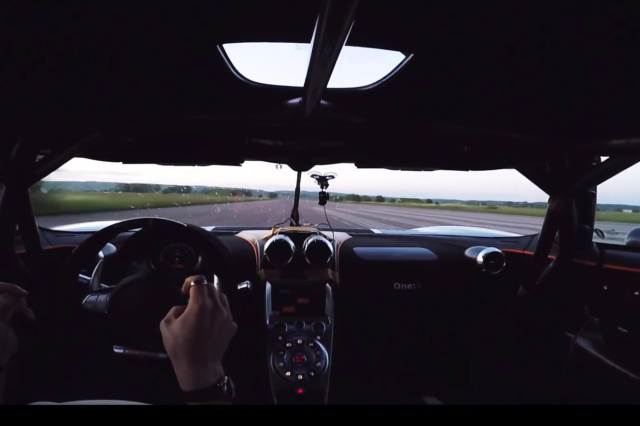 Ρεκόρ για Γκίνες. Η Koenigsegg One:1 «χτυπάει» 300 χλμ./ώρα σε 17,95”!