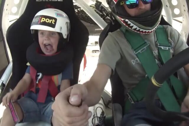Βίντεο: Οι αντιδράσεις ενός 5χρονου όταν ντριφτάρει μαζί με τον πατέρα του