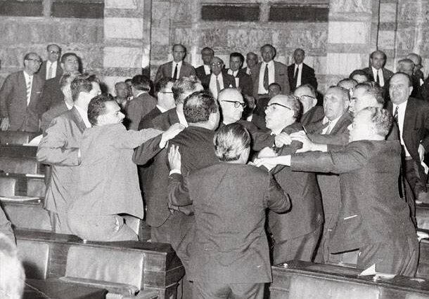 15 Ιουλίου 1965: Πενήντα χρόνια από την αποστασία