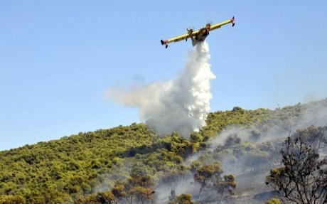 Σε εξέλιξη πυρκαγιές σε Πόρτο Ράφτη, Κορωπί και Αργολίδα