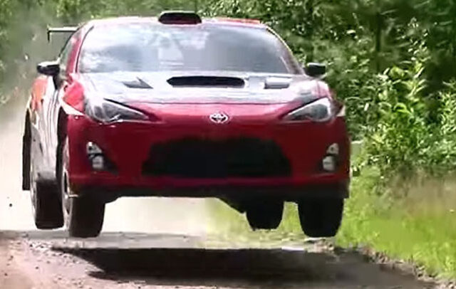 Ο Τόμι Μάκινεν τεστάρει ένα Toyota GT86 4×4 Rally Car (βίντεο)