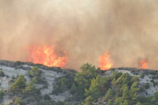 Συνελήφθη 60χρονος για την πυρκαγιά στην Παστίδα της Ρόδου