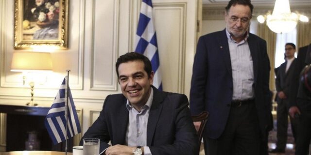 Τσίπρας σε Λαφαζάνη: Μόλις παραδώσεις την εντολή να έρθεις να σε κεράσω καφέ