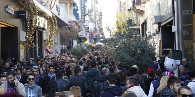 Πόσα θα δώσουν οι Έλληνες φέτος για χριστουγεννιάτικες αγορές