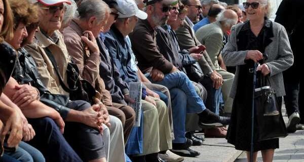 Αύξηση εισφορών διαφορετικά περικοπές στις κύριες 20% και στις επικουρικές συντάξεις 30%