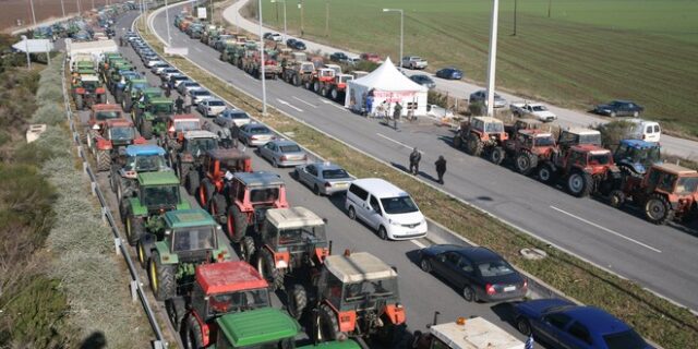 Χτυπούν τα ‘τύμπανα του πολέμου’ οι αγρότες: Δεν μιλάμε με τον Τσίπρα αν δεν αποσυρθούν ασφαλιστικό και φορολογικό