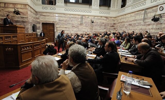 Σε επαγρύπνηση για το ασφαλιστικό οι βουλευτές του ΣΥΡΙΖΑ